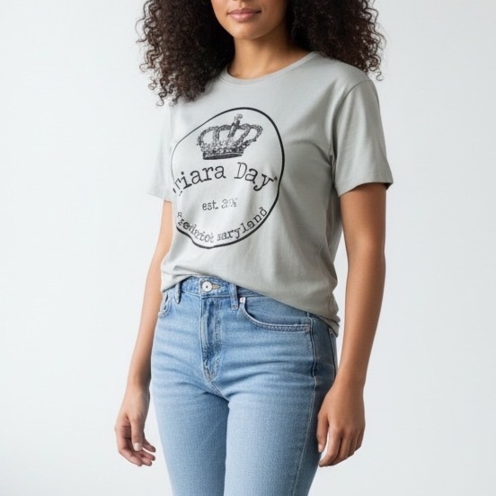 Tiara Day Frederick Maryland Graphic Tee Gray Short Sleeve Crown Logo Top L